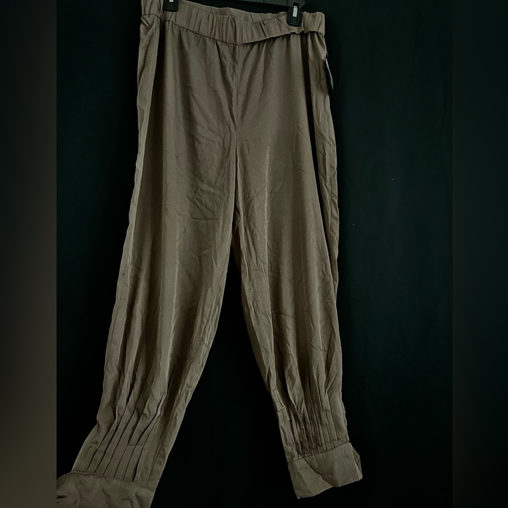 Brand: Dimri / Size: Medium / Color: Expresso